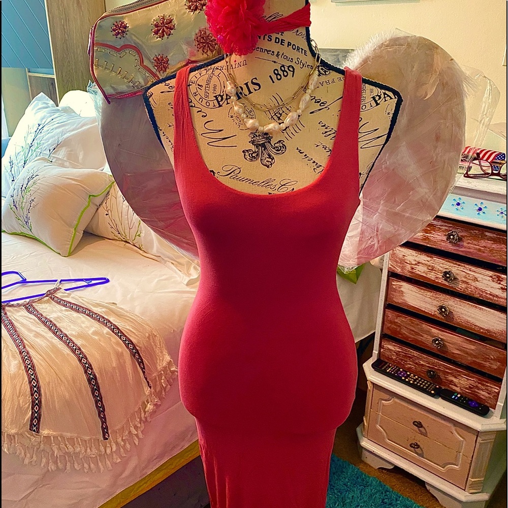 Pink Mid Length Dress .. New / no tags Size 5/6 with inter Lining